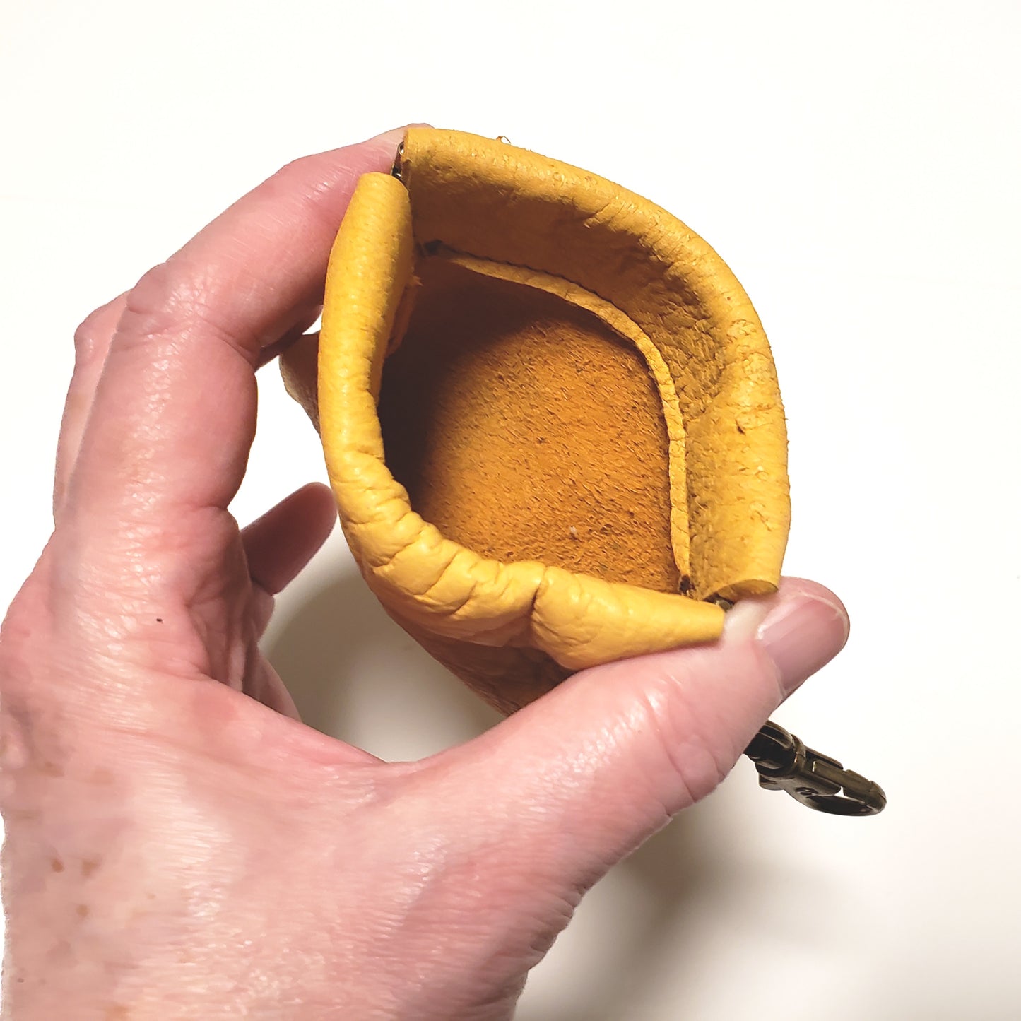 Pop Open Coin Pouch Leather