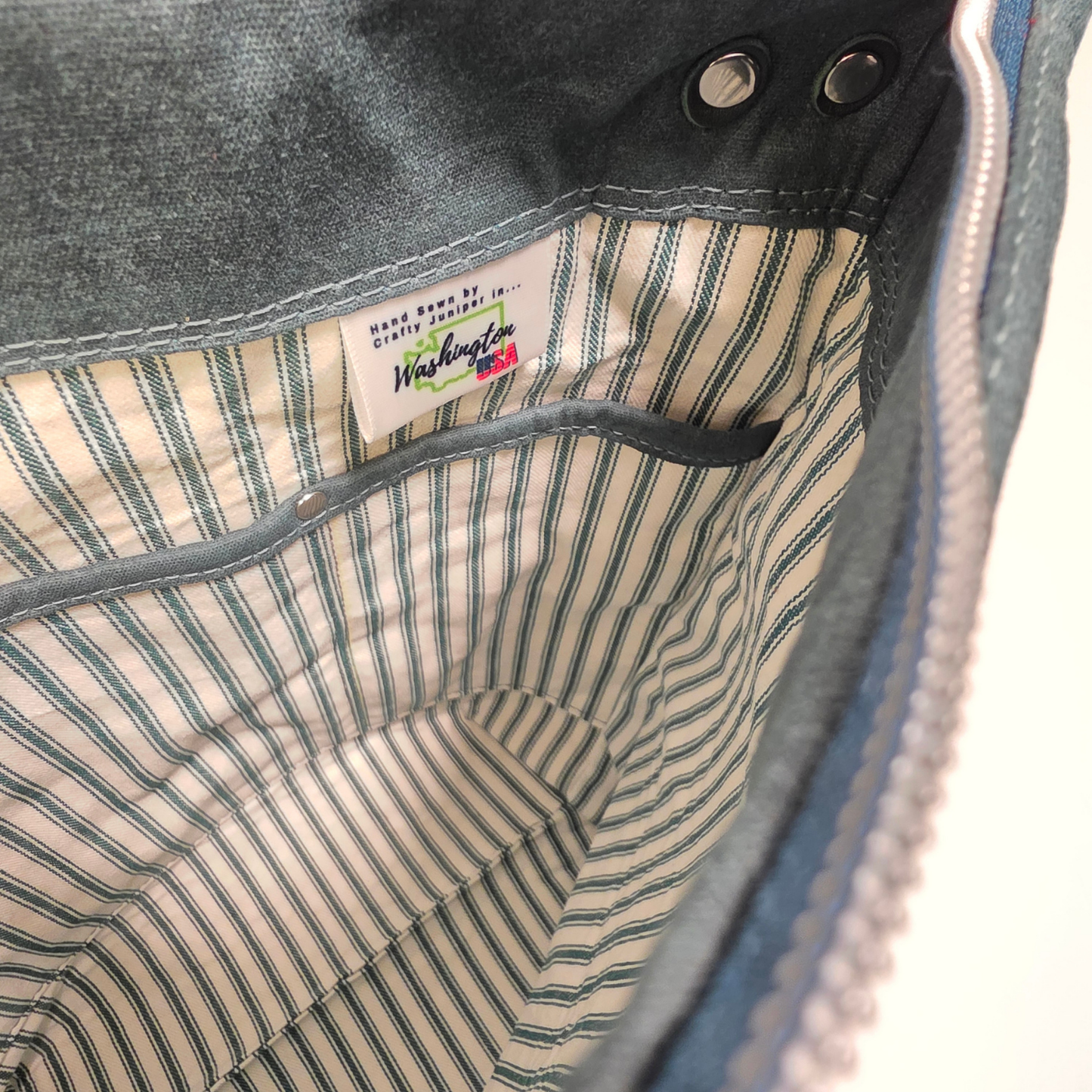 Hedgerow Book Bag in Waxed Canvas