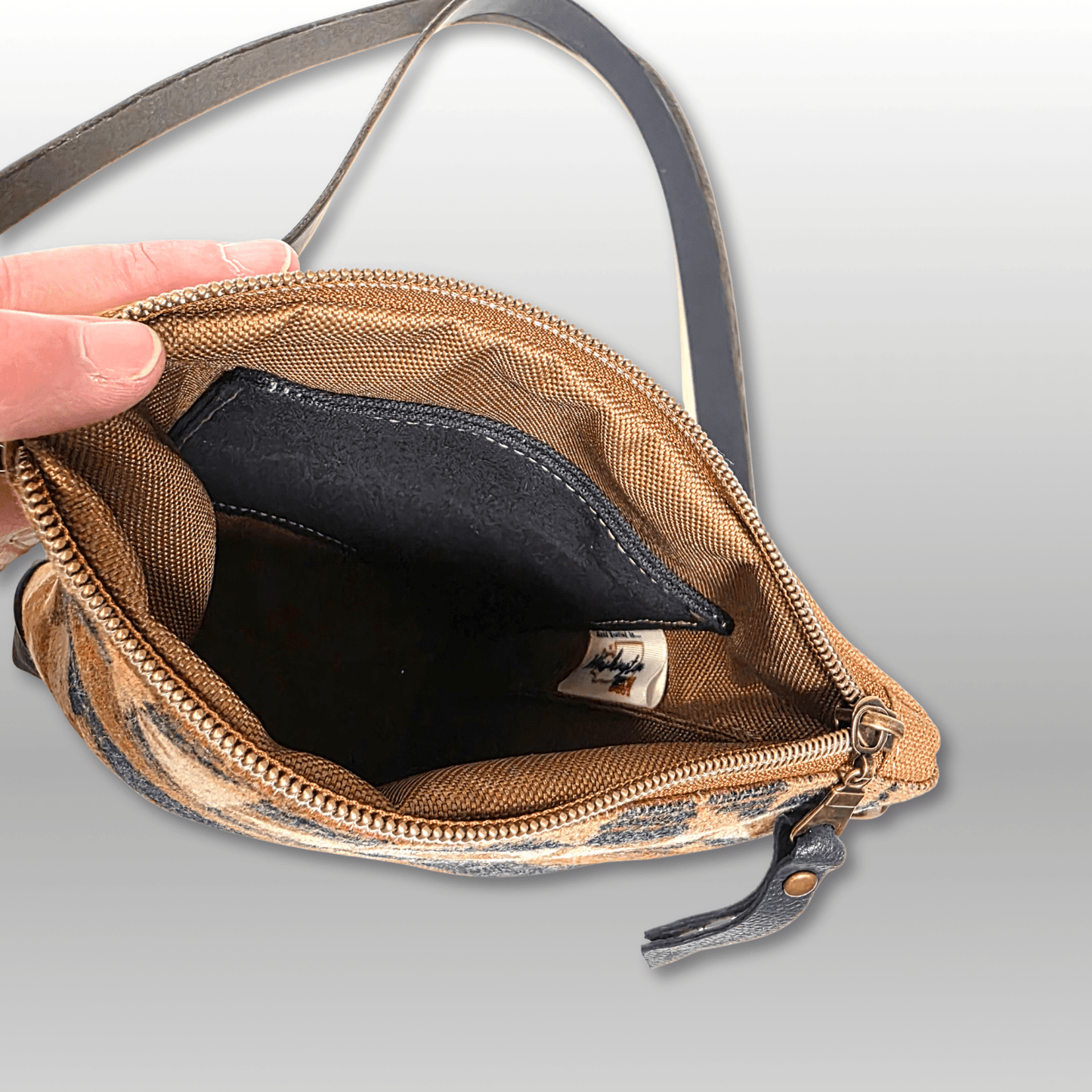 Around Town Crossbody - Crafty Juniper