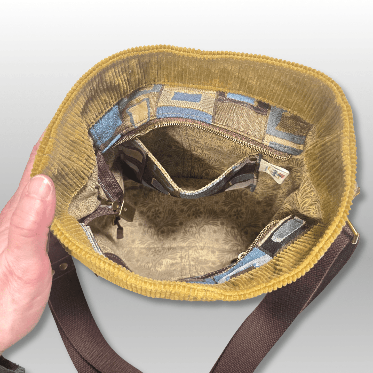 Compass Bag in Corduroy - Crafty Juniper
