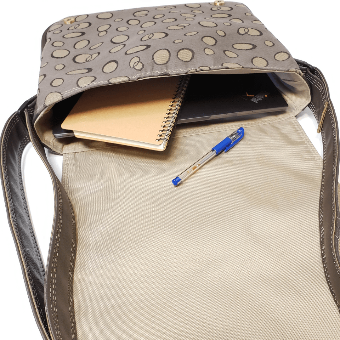Eleanor's Messenger Bag - Crafty Juniper