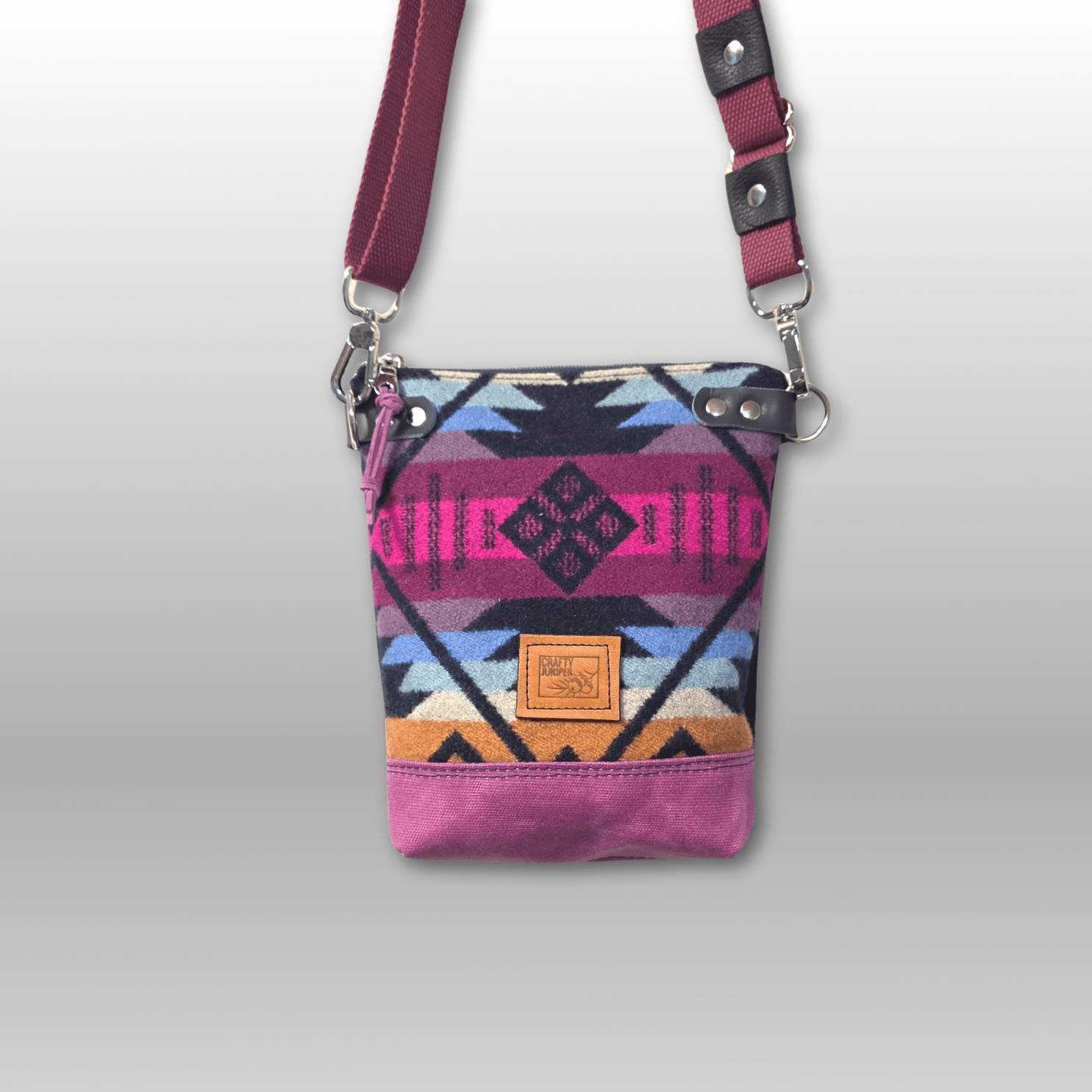 Around Town Crossbody - Crafty Juniper