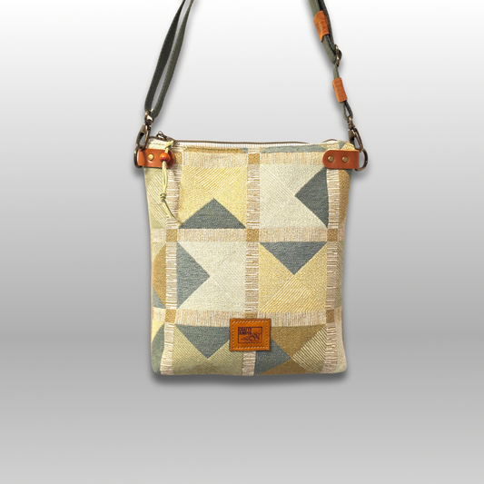 Easy Crossbody Bag