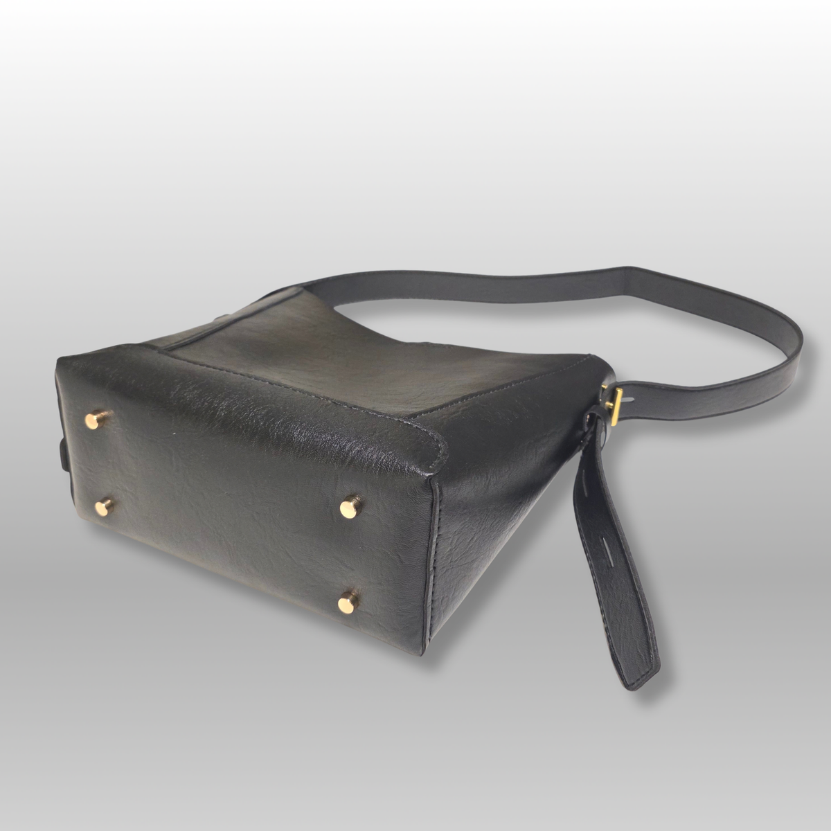 Lisa Bucket Bag