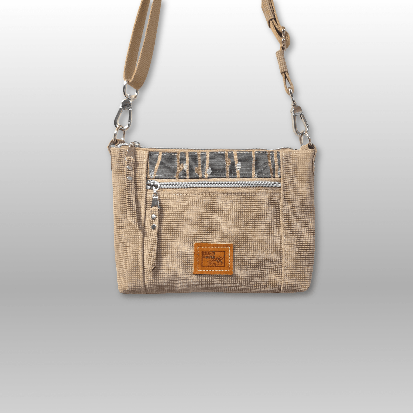 Traverse Bag in Suede - Crafty Juniper