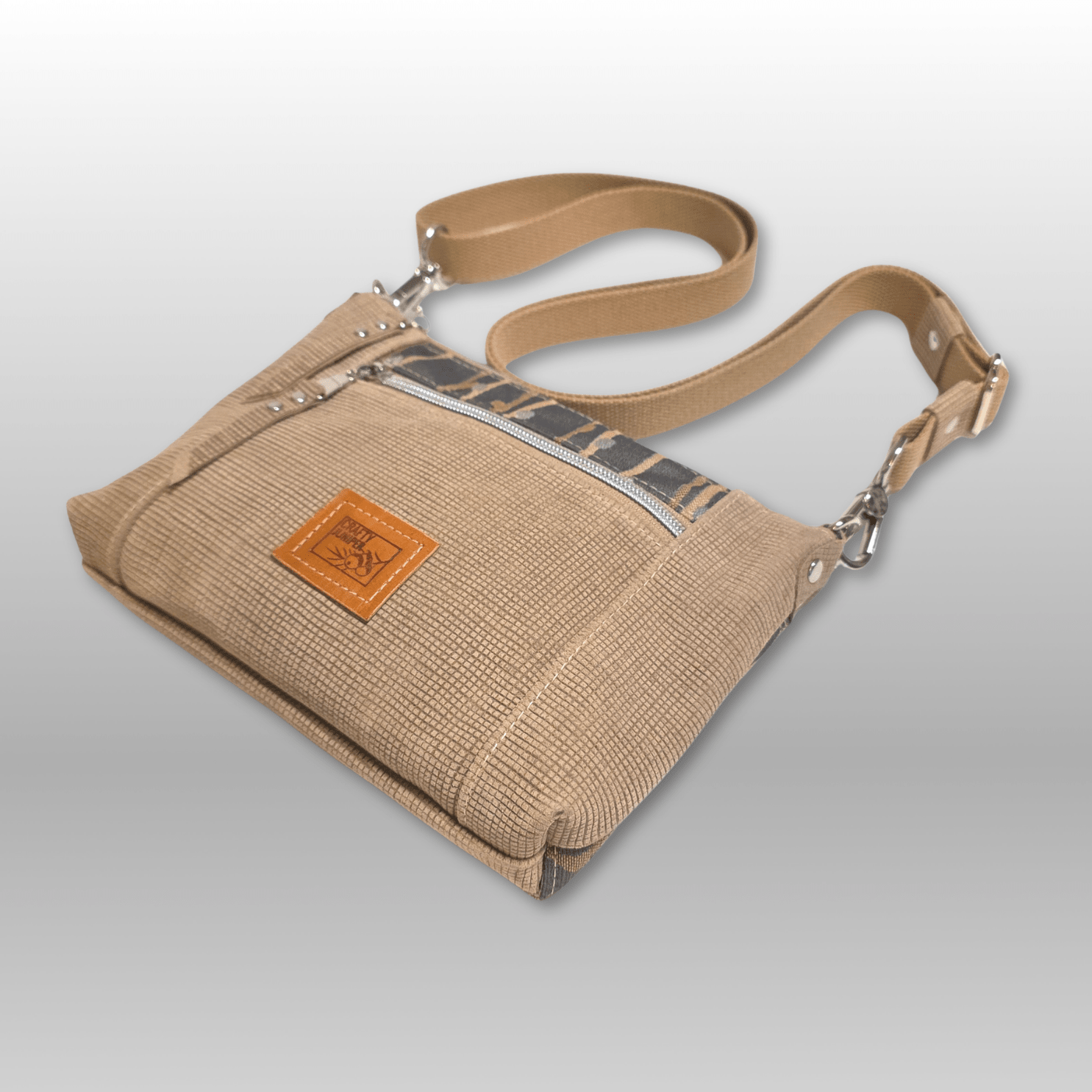 Traverse Bag in Suede - Crafty Juniper