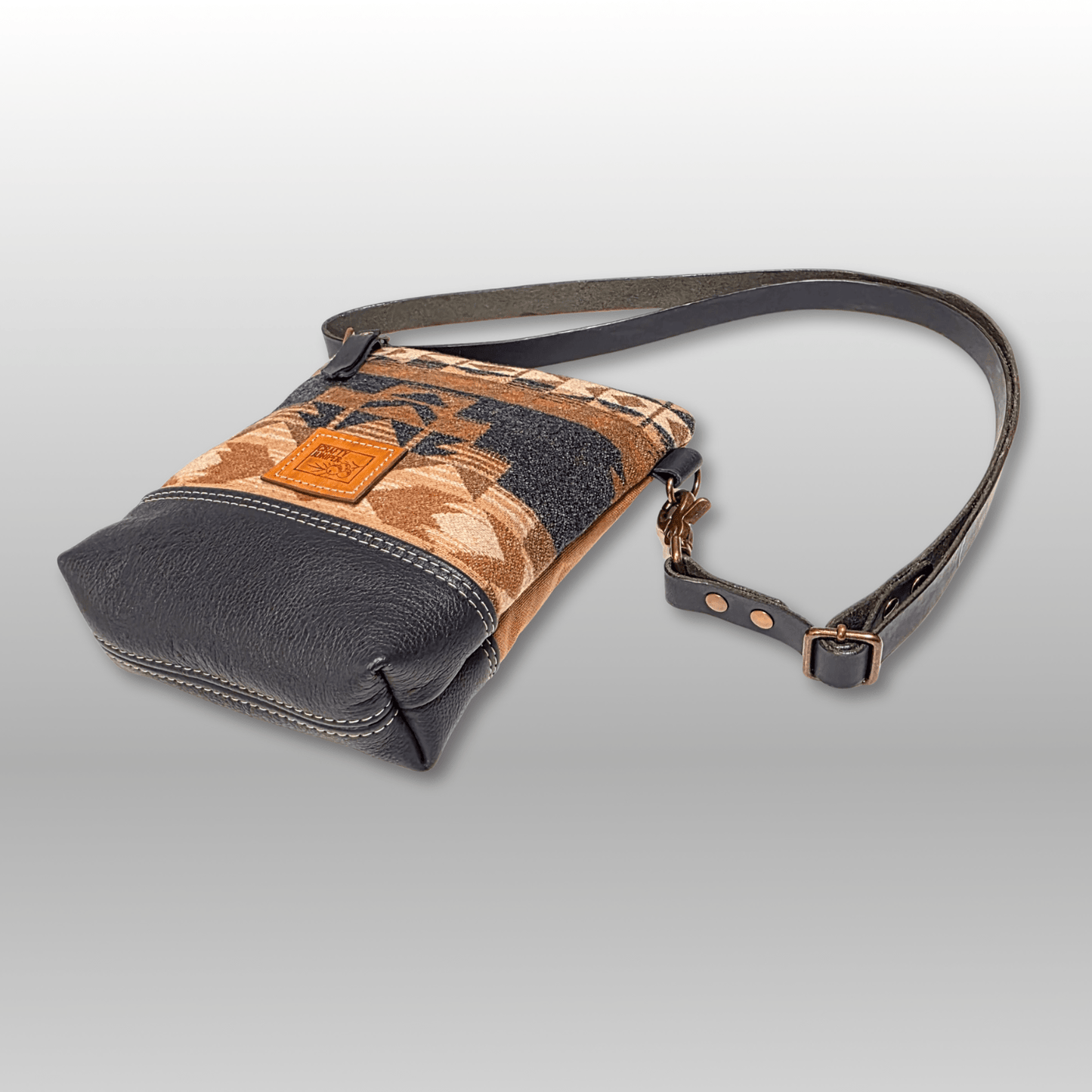 Around Town Crossbody - Crafty Juniper