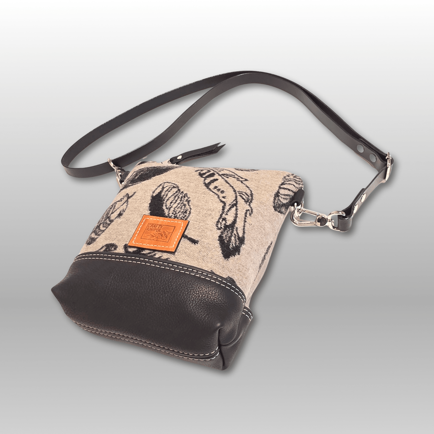 Around Town Crossbody - Crafty Juniper