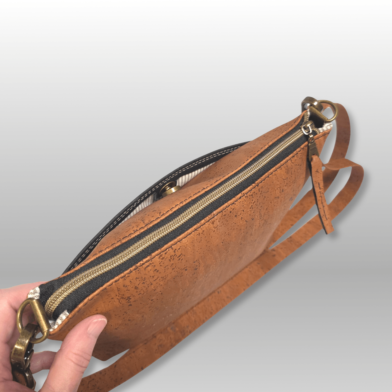 Callisto Cork Crossbody - Crafty Juniper