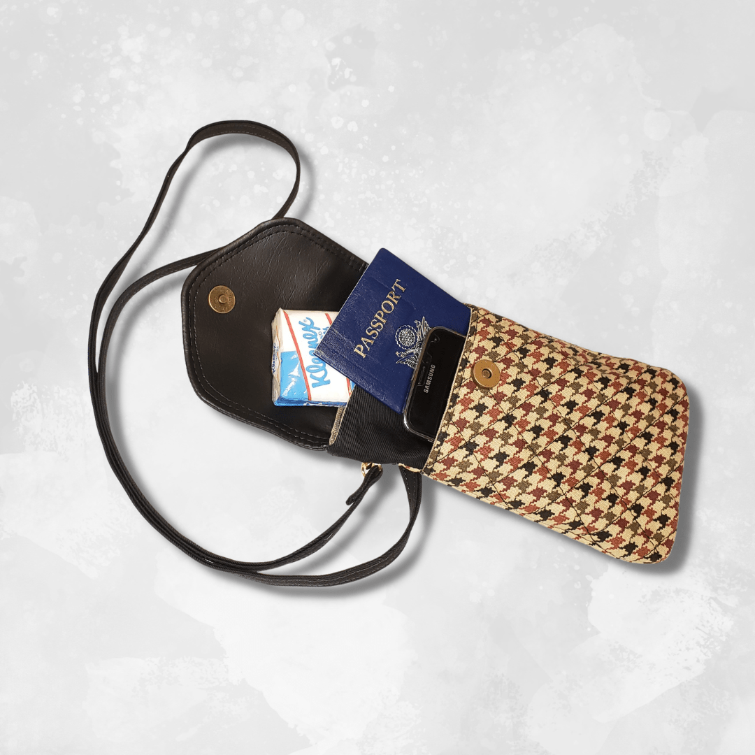Cell phone bag - Crafty Juniper