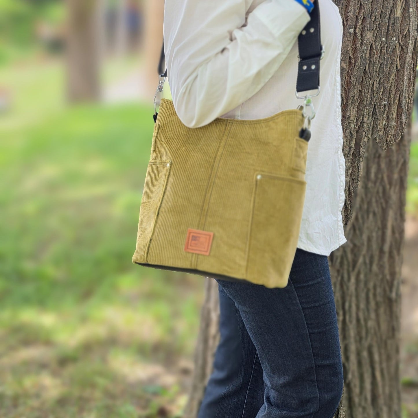 Compass Bag in Corduroy - Crafty Juniper