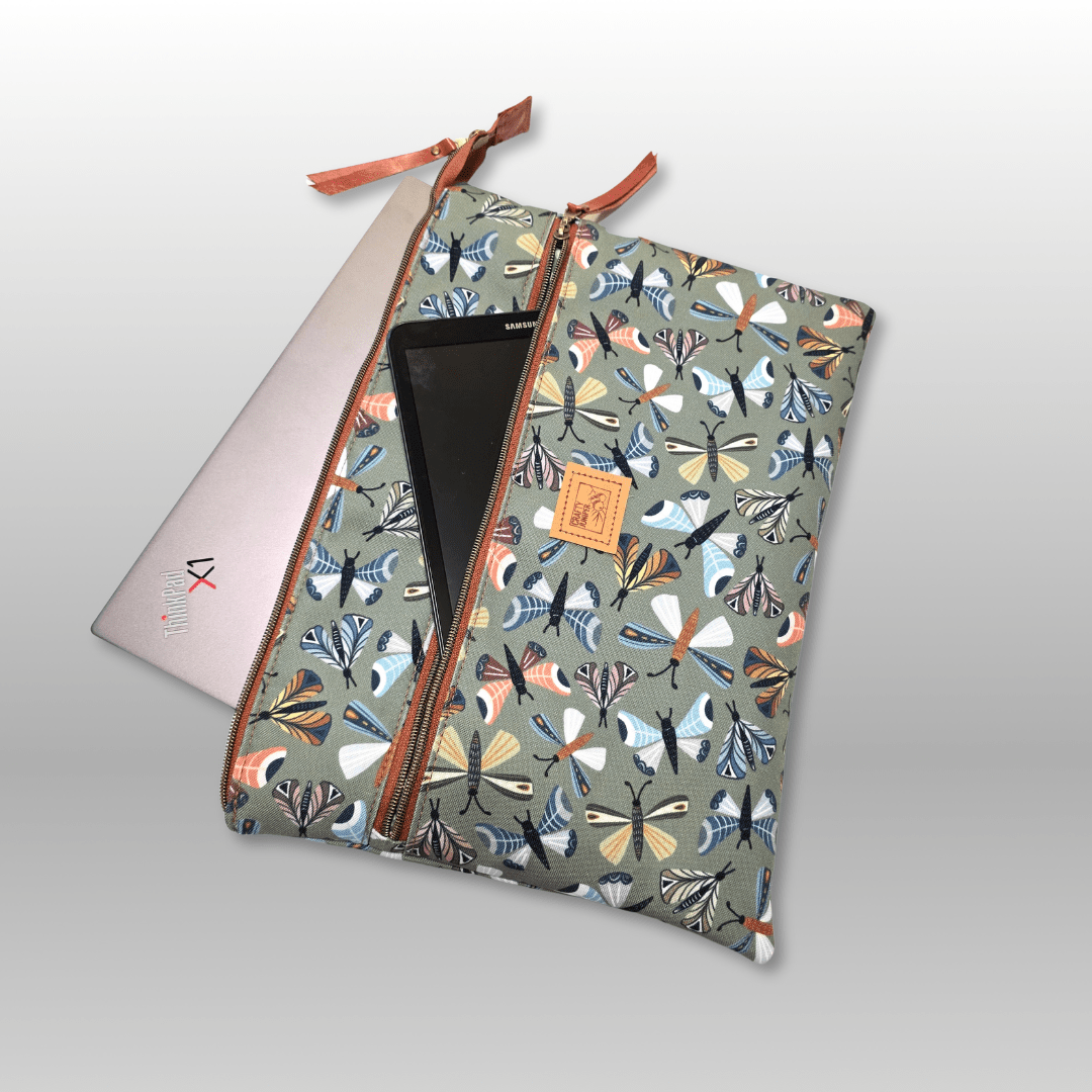 Laptop case - Crafty Juniper