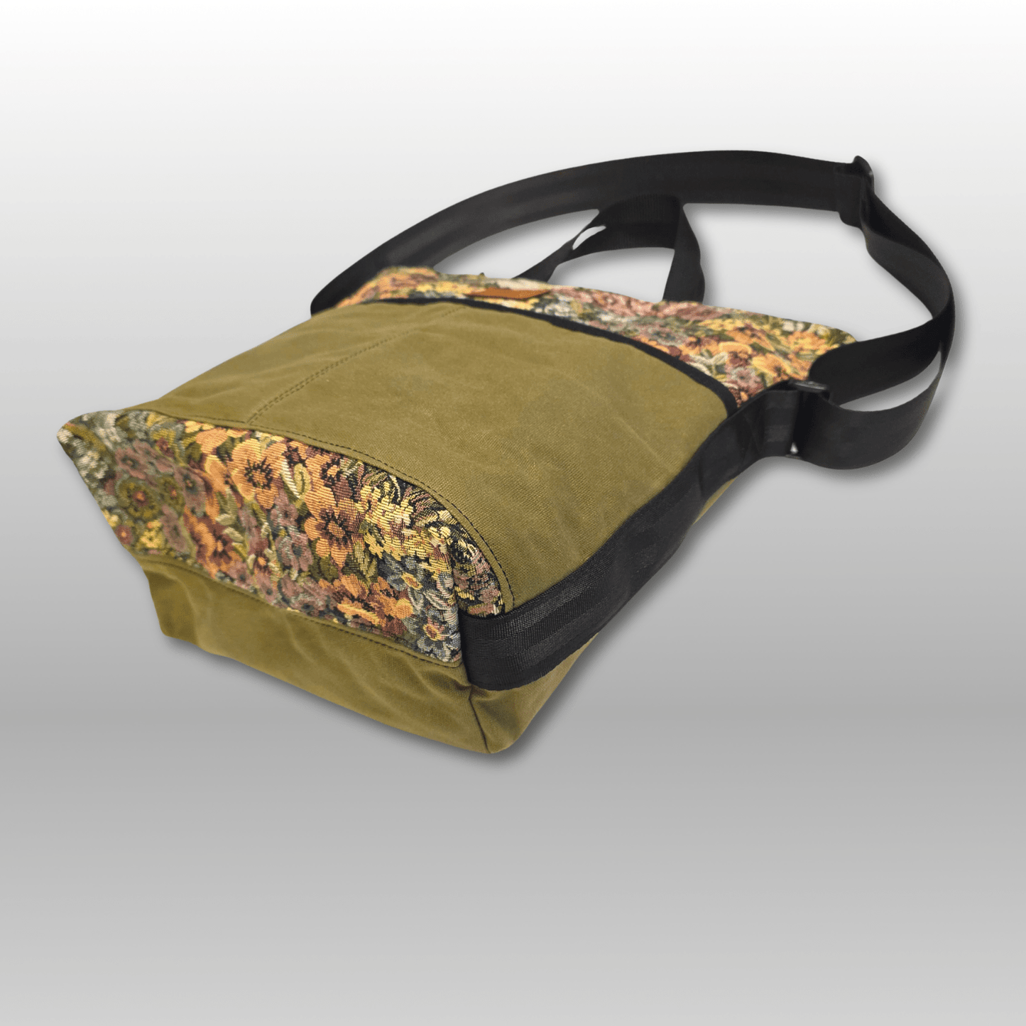 Seattle Bag in Tapestry Fabric - Crafty Juniper
