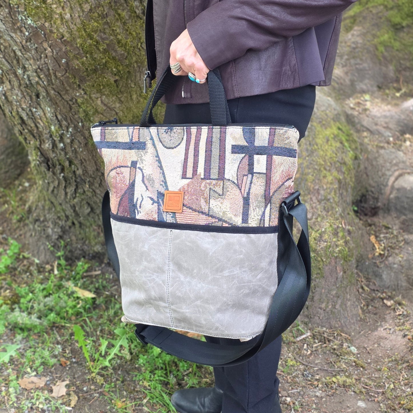 Seattle Bag in Tapestry Fabric - Crafty Juniper