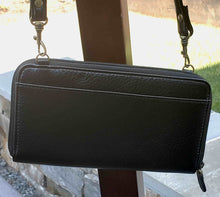 Load image into Gallery viewer, Small Buxton Crossbody Wallet freeshipping - Crafty Juniper
